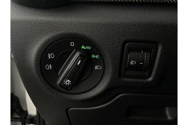 Skoda Fabia Selection (Selection) 1,0 TSI 70 KW (95 PS) 5-Gang-Schaltgetriebe 