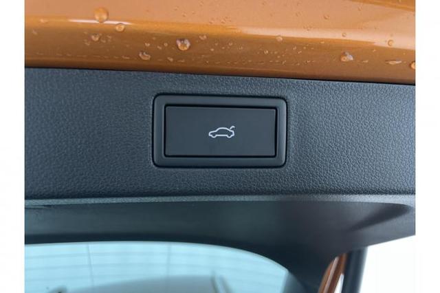 Skoda Kamiq Limited Edition Plus (Limited Plus) 1.0 TSI 85 KW (116 PS) 6-Gang Schaltgetriebe 