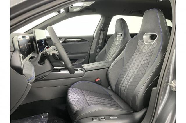 Volkswagen Passat Variant R-Line (R-Line) 2.0 TSI 195kW (265 PS) 7-Gang DSG 4MOTION 