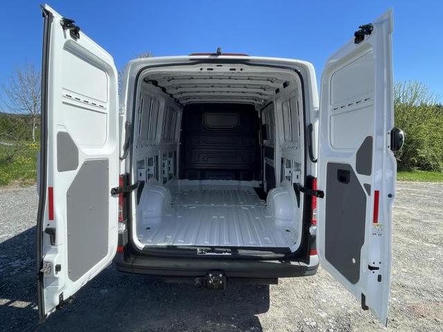 Volkswagen Crafter Kasten 35 L3H2 2.0 TDI 103kW (140 PS) 6-Gang-Schaltgetriebe 