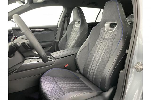Volkswagen Passat Variant R-Line (R-Line) 2.0 TSI 195kW (265 PS) 7-Gang DSG 4MOTION 