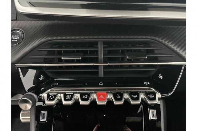 Peugeot 2008 GT (GT) 1.2 Hybrid 145 107kW (145 PS) e-DCS6 