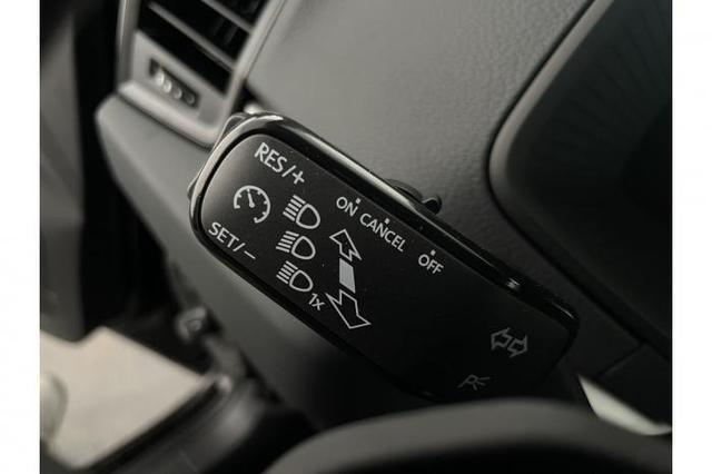 Skoda Karoq Selection (Selection) 1.5 TSI 110kW (150 PS) 7-Gang-DSG 