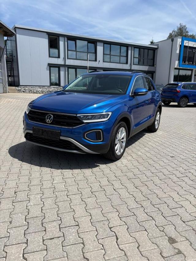Gebrauchtfahrzeug Volkswagen T-Roc - Life (Life) 1.5 eTSI DSG  WINTER APP ACC KAM 