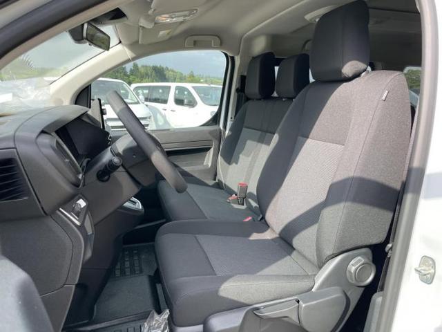 Opel Vivaro Kombi M 9-Sitzer (M ) 2.2 Diesel 132 KW (179 PS) 8-Gang Automatik 