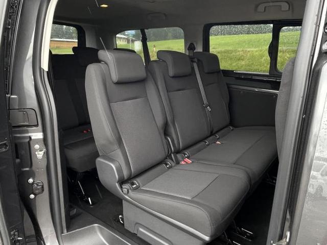 Opel Vivaro Kombi XL 9-Sitzer (XL ) 2.2 Diesel 132 KW (179 PS) 8-Gang Automatik 