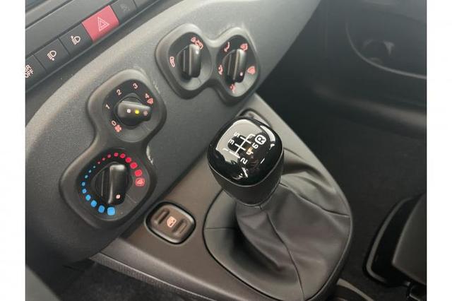 Fiat Panda Pandina Pop (Pandina Pop) 1.0 Mild-Hybrid (65PS) 6-Gang Schaltgetriebe 