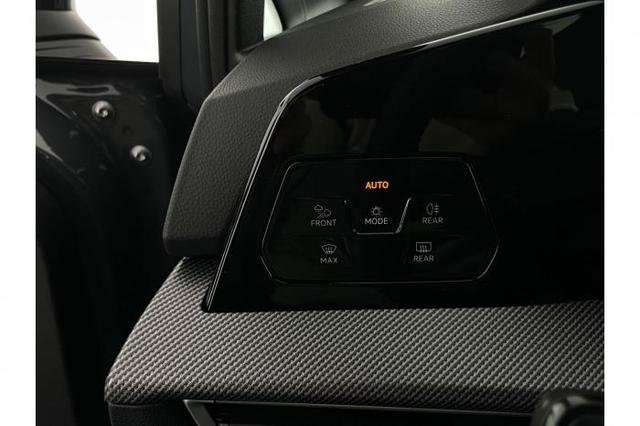 Volkswagen Golf Variant R-Line Edition (R-Line Edition) 1.5 eTSI 110kW (150 PS) 7-Gang-DSG 