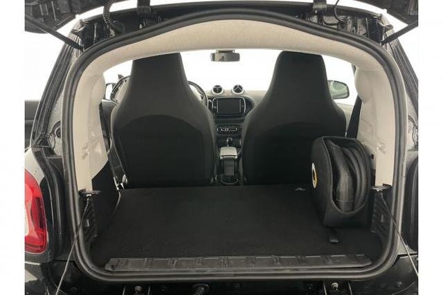 Smart fortwo Coupé electric Drive 60kW (82 PS) EQ 