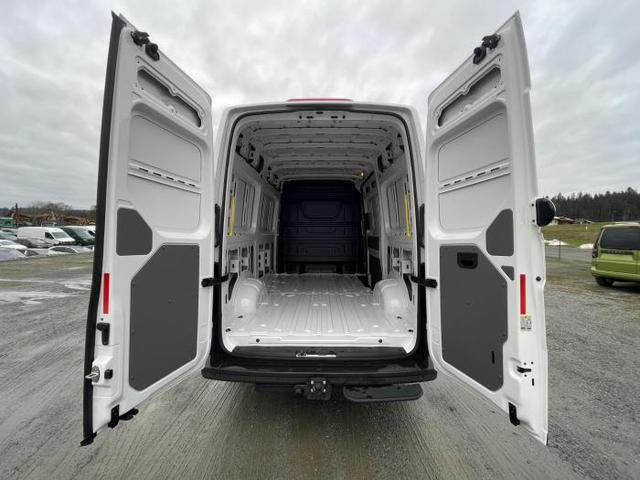 Volkswagen Crafter Kasten (Kasten 35 L3H3) 2.0 TDI 103kW (140 PS) 6-Gang Schaltgetriebe 4MOTION 