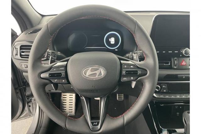 Hyundai i30 Kombi (N-Line) 1.5 T-GDI 103kW (140 PS) 7-Gang-DCT 
