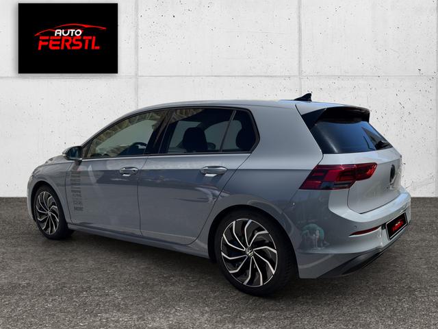 Volkswagen Golf Life VIII 1.0 TSI - GARANTIE/Sportfahrwerk/1.Bes./alle Services 