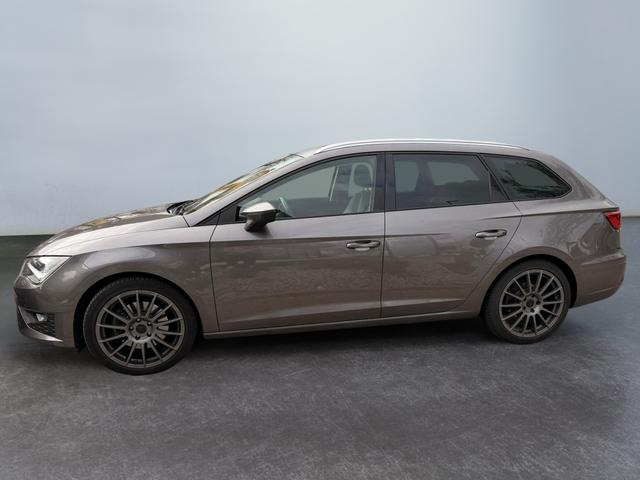 Seat Leon Sportstourer ST 1.8 TSI FR Pano DSG PDC Winterpaket 