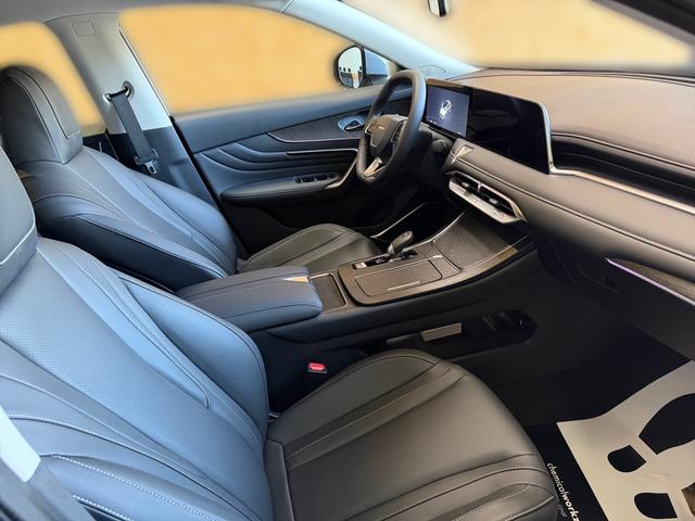 Dongfeng VENUCIA V-ONLINE Premium 360 Grad Kamera Parkassist Leder 