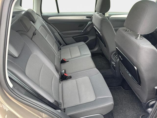 Volkswagen Golf Sportsvan VII 1.6 TDI Comfortline PDC Kamera Winterpaket AHK 