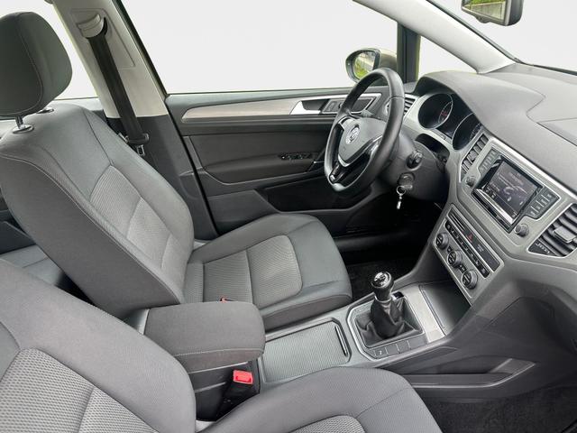 Volkswagen Golf Sportsvan VII 1.6 TDI Comfortline PDC Kamera Winterpaket AHK 