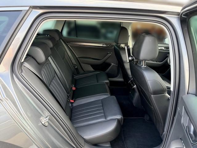 Skoda Superb Combi 2.0 TDI Premium Edition Leder Memory ACC AHK 