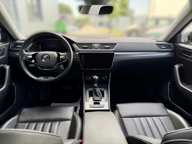 Skoda Superb Combi 2.0 TDI Premium Edition Leder Memory ACC AHK 
