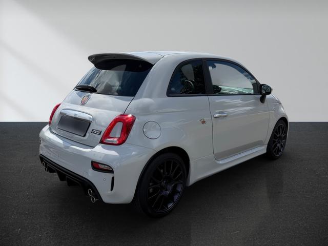 Abarth 500 1.4 T-Jet 16V 595 beats Audio 