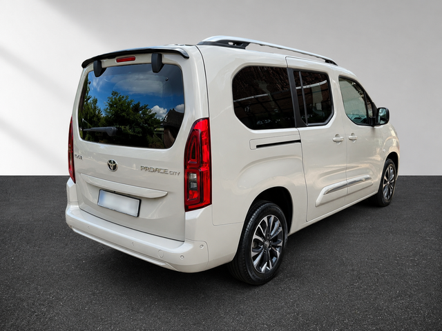Toyota Proace City Verso 1.2 L2 Executive Family Navi AHK Automatik Garantie 