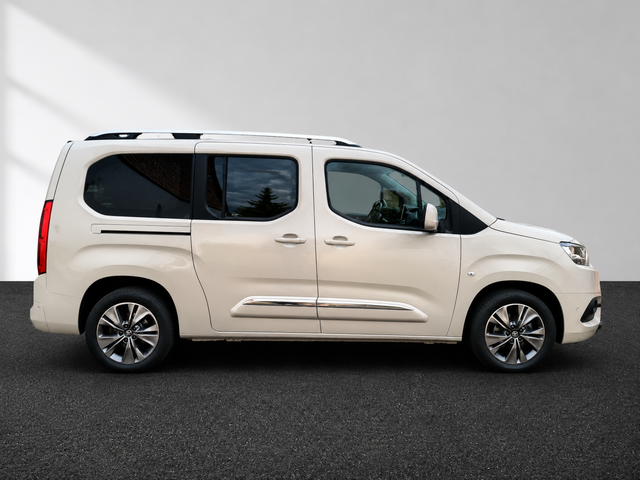 Toyota Proace City Verso 1.2 L2 Executive Family Navi AHK Automatik Garantie 