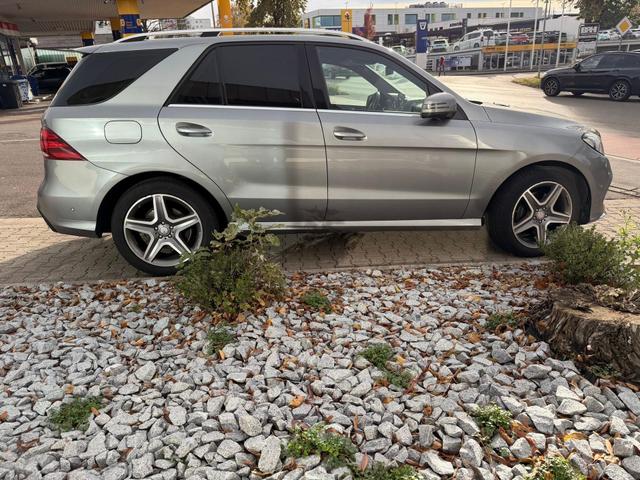 Mercedes-Benz GLE SUV 350 d AMG Line 4Matic AHK Leder 
