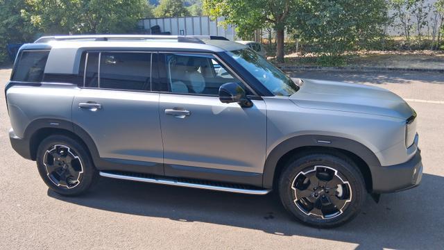 Baic BJ30 4WD HEV Matt Grau | SUV 4x4 Hybrid Vollausstattung, HUD, Panorama, LED, Top Design! Erleben Sie moderne Offroad-Optik kombiniert mit effizienter Hybrid-Technologie und Allradantrieb. Sofort verf&uuml;gbar &ndash; Jetzt Probefahrt vereinbaren & einstei 