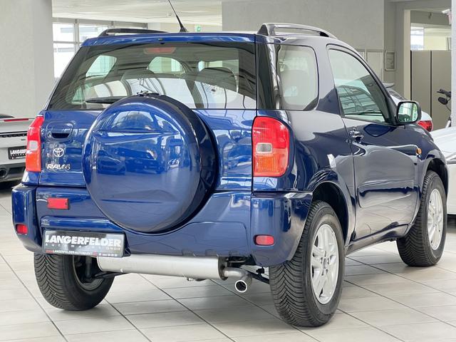 Toyota RAV4 1.8 4x2 blue 
