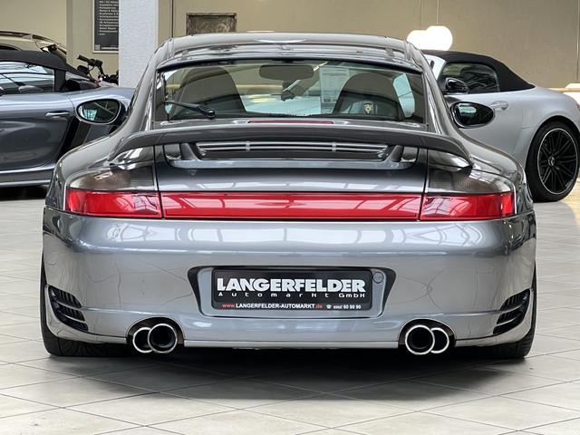 Porsche 911 Carrera 4 S 