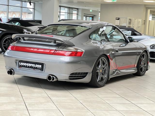 Porsche 911 Carrera 4 S 