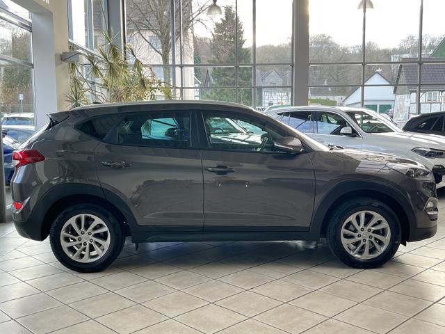 Hyundai TUCSON 1.6 2WD AHK|SCHECKHEFT|SHZ|RFK|NAVI|BT 
