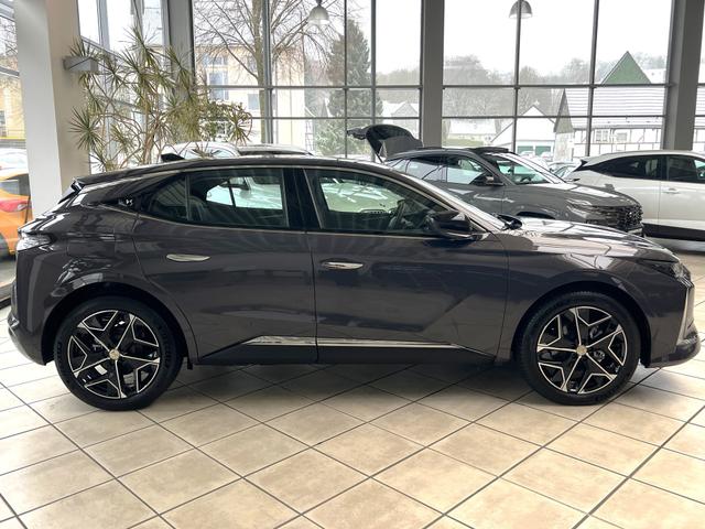 DS Automobiles 4 1.2 Mild-Hybrid 136 &Eacute;dition France 