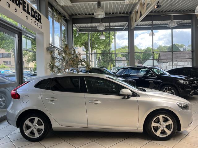 Volvo V40 V 40 T2 2.0 Kinetic 