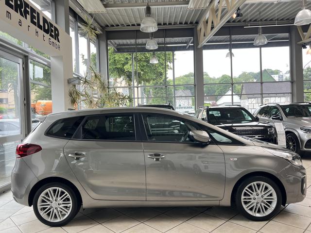 Kia Carens 1.6 GDI Dream Team Edition 