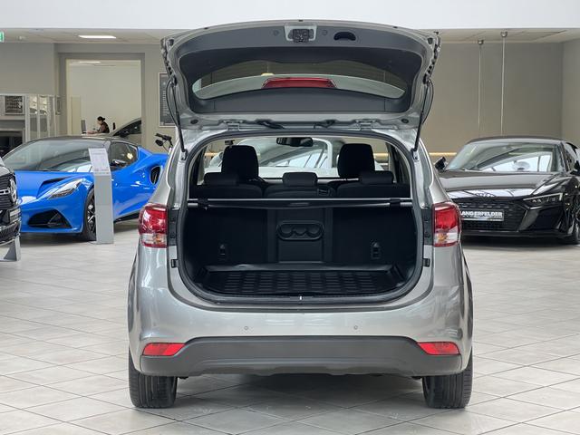 Kia Carens 1.6 GDI Dream Team Edition 
