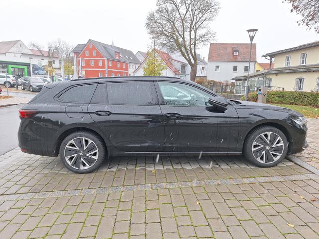 Skoda / Superb Combi / Onyx-Schwarz Metallic / / / Superb Combi 1.5 TSI mHEV DSG Selection