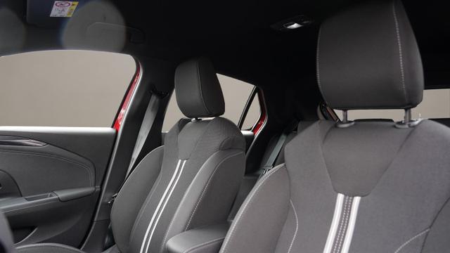 Opel Corsa GS Facelift 1.2 MHEV+Tempomat+Kamera+PDC+ 