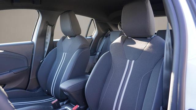 Opel Corsa GS Facelift 1.2 MHEV+Tempomat+Kamera+PDC+ 