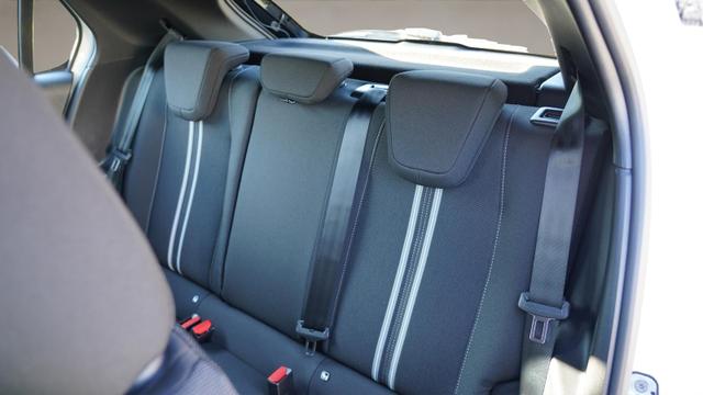 Opel Corsa GS Facelift 1.2 MHEV+Tempomat+Kamera+PDC+ 