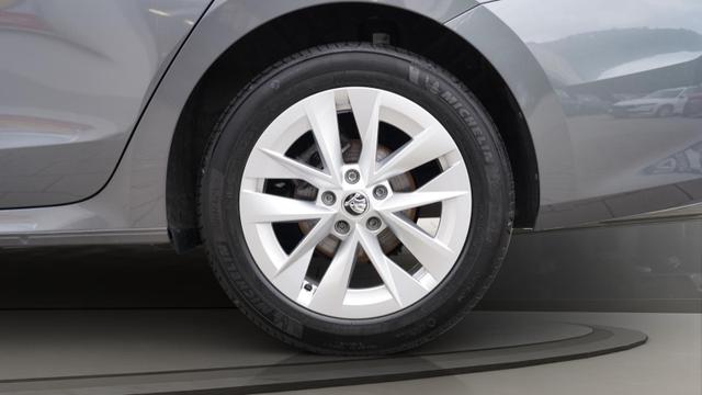 Skoda Octavia Combi Selection 2.0 TDI DSG+SHZ+LED+Kamera+ 