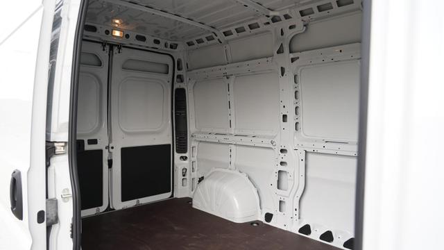 Opel Movano Fahrgestell Cargo 3,5t L2H2+Holzboden+Anhängerkupplung+ 