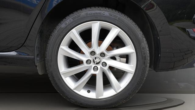 Skoda Scala CLEVER 1.0 TSI Clever+Kamera+LED+SHZ+AppleCarPlay 