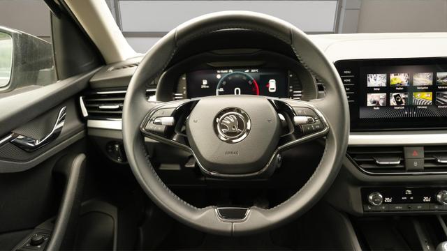 Skoda Scala CLEVER 1.0 TSI Clever+Kamera+LED+SHZ+AppleCarPlay 