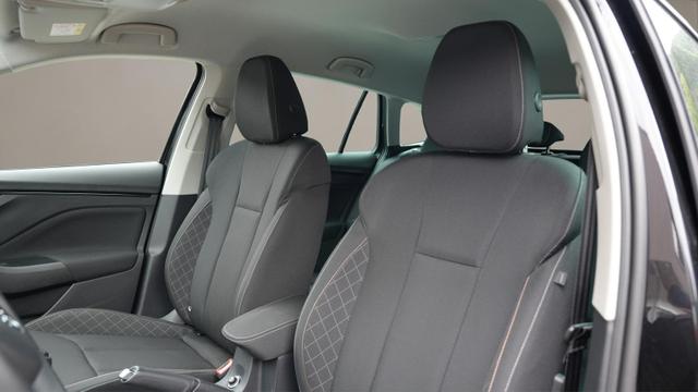 Skoda Scala CLEVER 1.0 TSI Clever+Kamera+LED+SHZ+AppleCarPlay 
