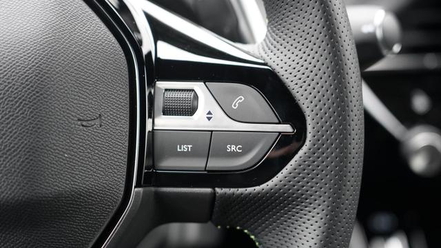 Peugeot 208 GT MHEV DSC6 MHEV+Sitzheizung+Rückfahrkamera+LED+360°+ 