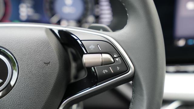 Skoda Octavia Combi Selection 1,5 eTSI+SHZ+LED+ACC+ 
