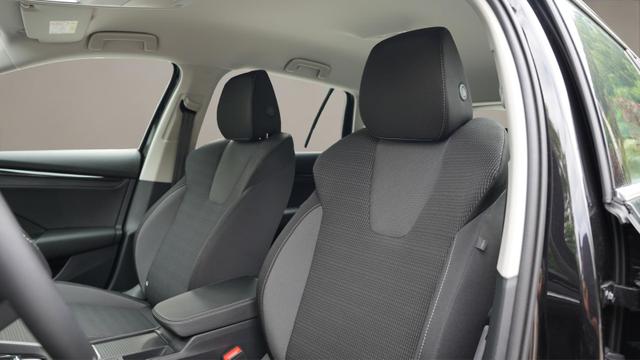 Skoda Octavia Combi Selection 1,5 eTSI+SHZ+LED+ACC+ 