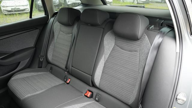 Skoda Superb Combi Selection 1,5 eTSI+SHZ+Kamera+ 