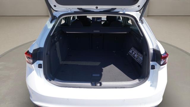 Skoda Superb Combi Selection 1,5 eTSI+SHZ+Kamera+ 