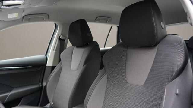 Skoda Octavia Combi Selection 1,5 eTSI+SHZ+LED+ACC+ 